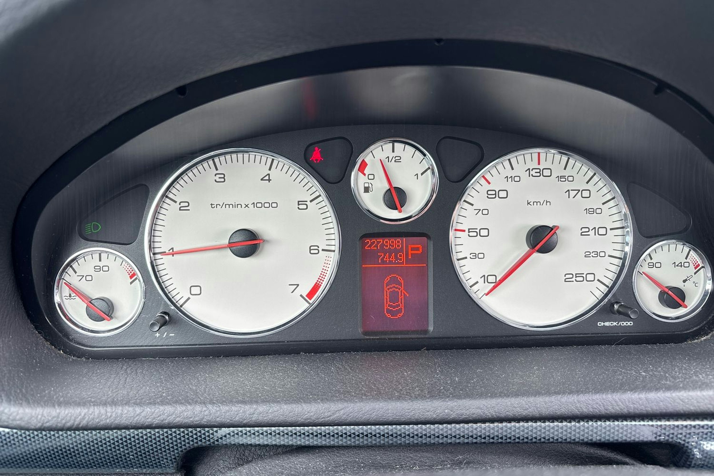 Harmaa Peugeot 407 2007 kuva 21.