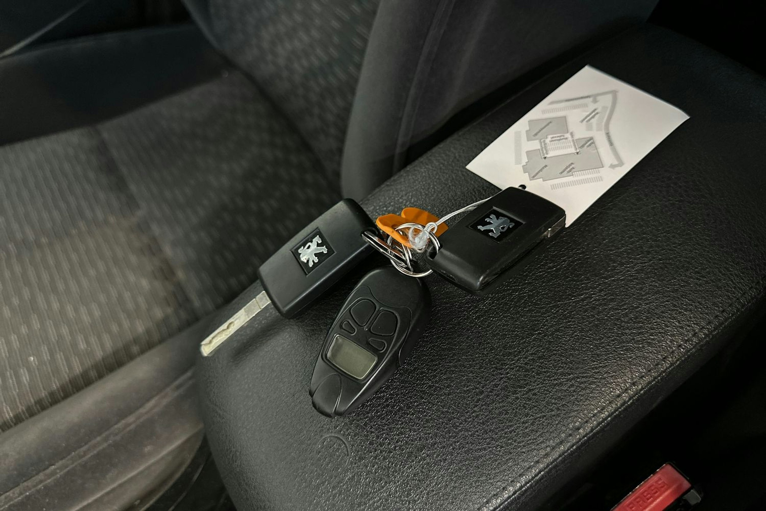 Musta Peugeot 407 2010 kuva 28.
