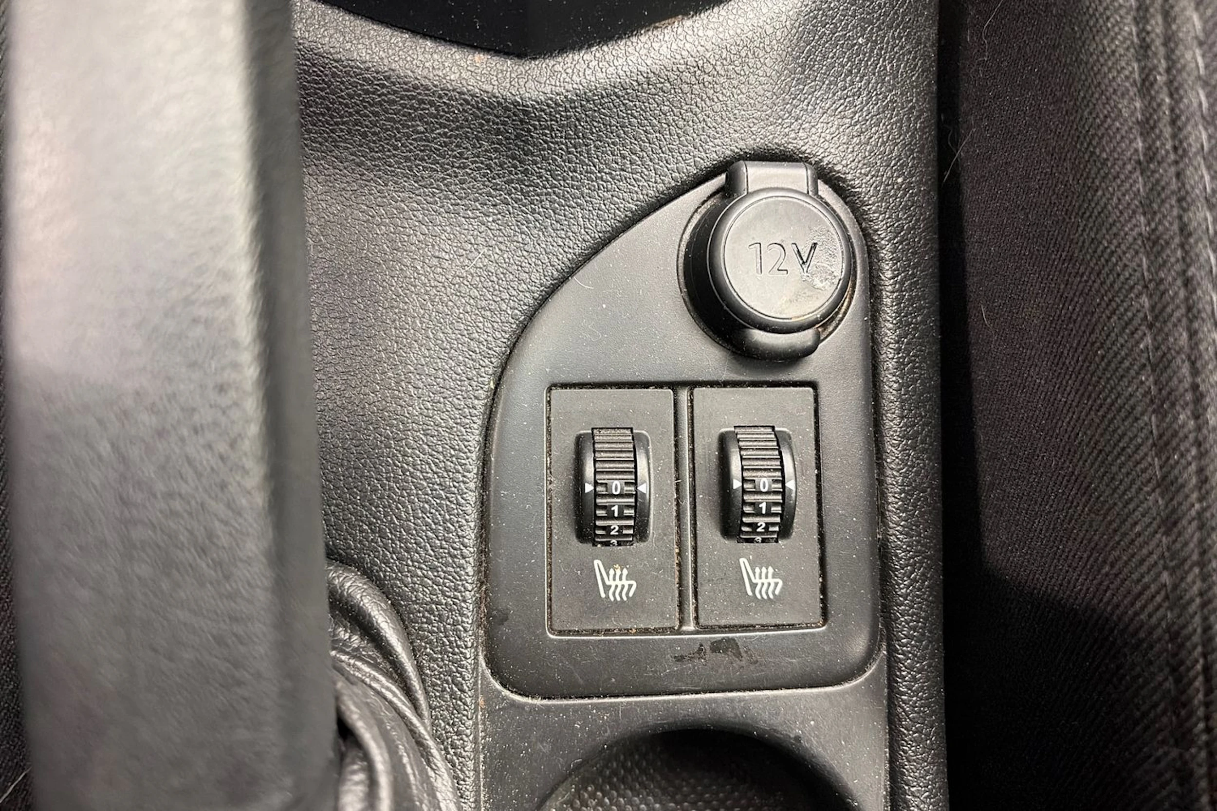 Punainen Peugeot 408 2012 kuva 16.