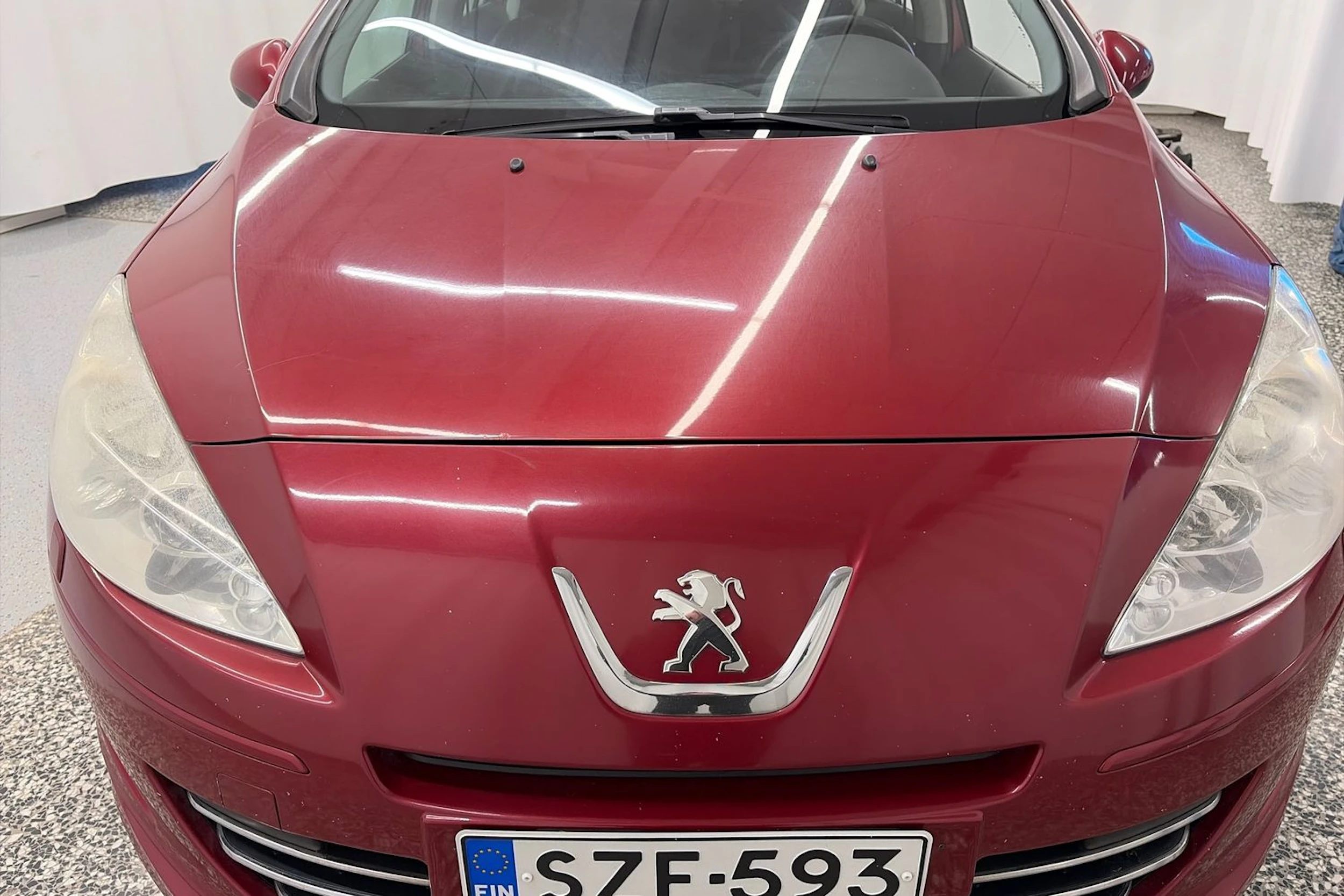 Punainen Peugeot 408 2012 kuva 17.