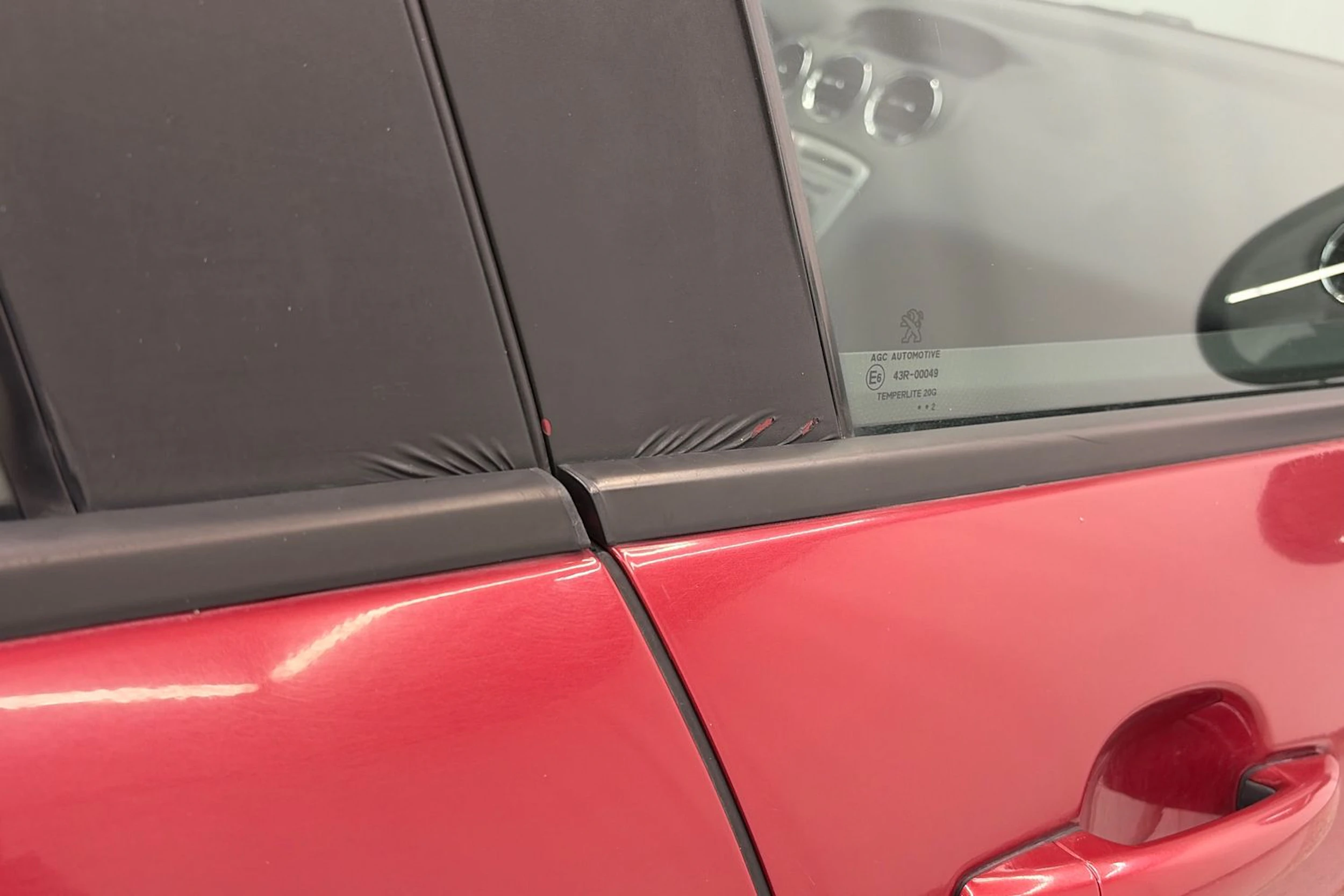 Punainen Peugeot 408 2012 kuva 19.