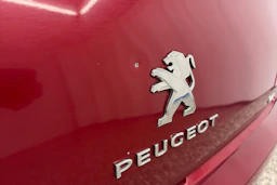 Punainen Peugeot 408 2012 kuva 24.