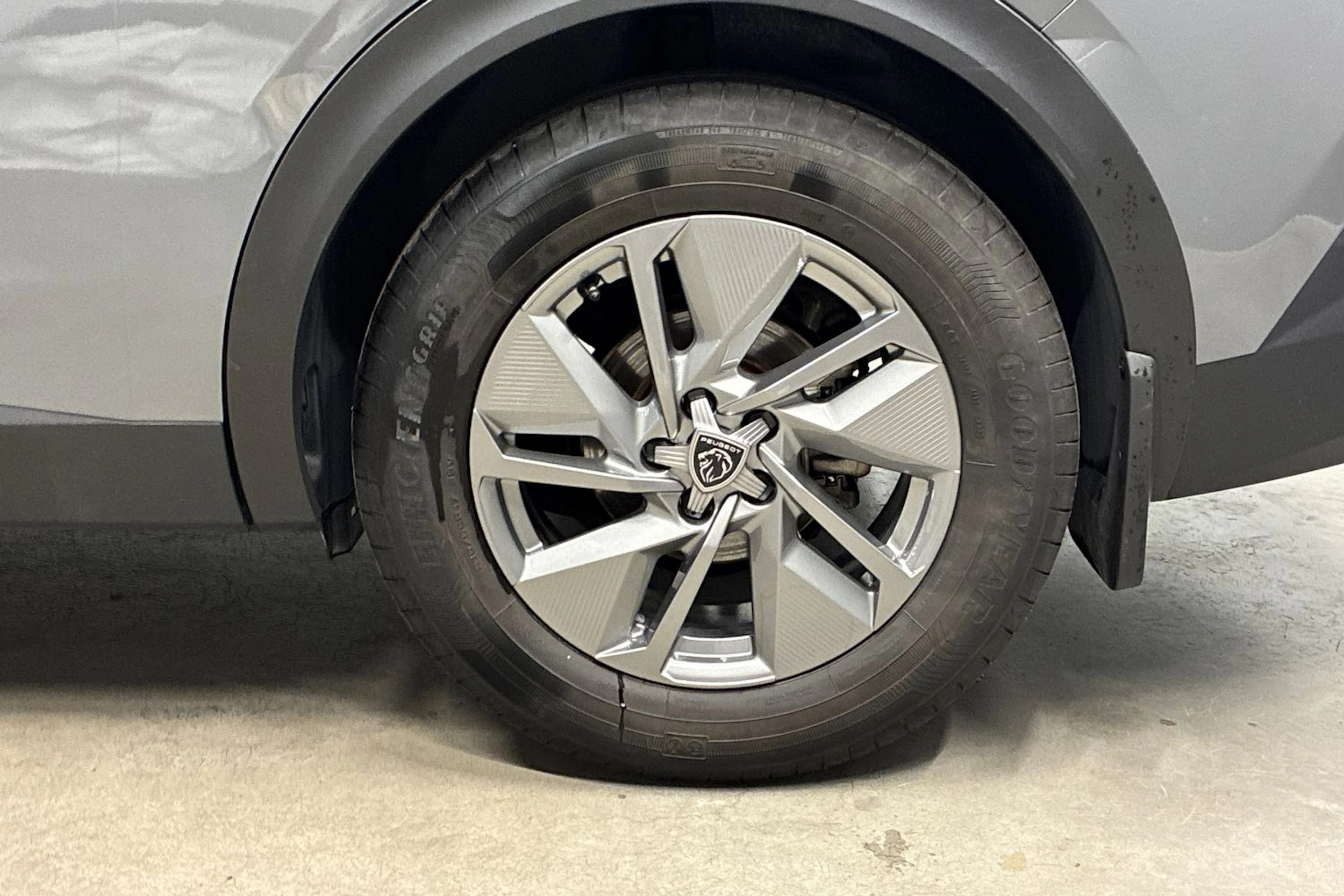 Harmaa Peugeot 408 2023 kuva 10.