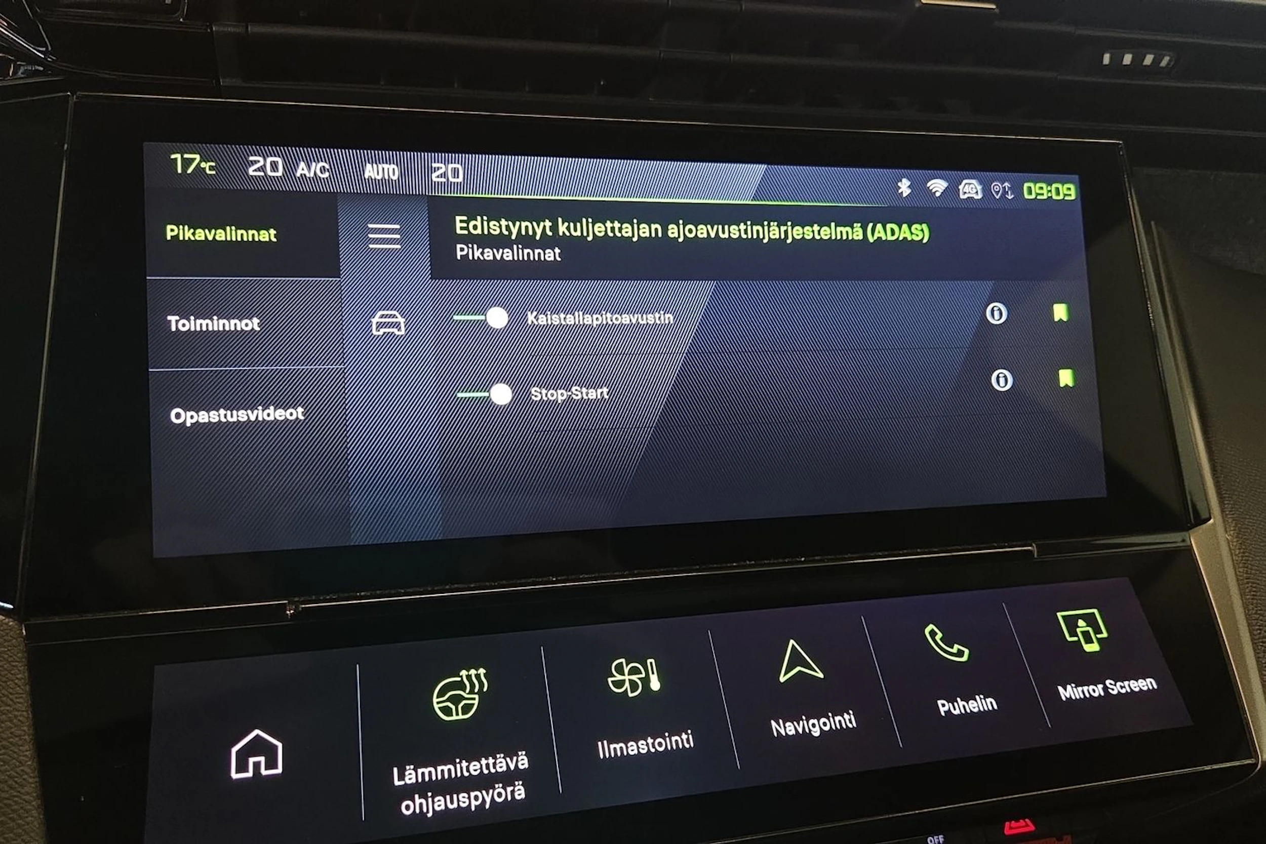 Sininen Peugeot 408 2024 kuva 18.