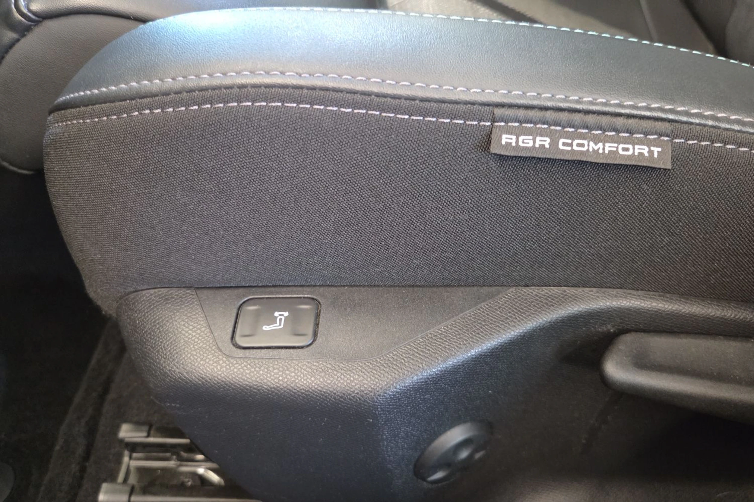 Sininen Peugeot 408 2024 kuva 23.