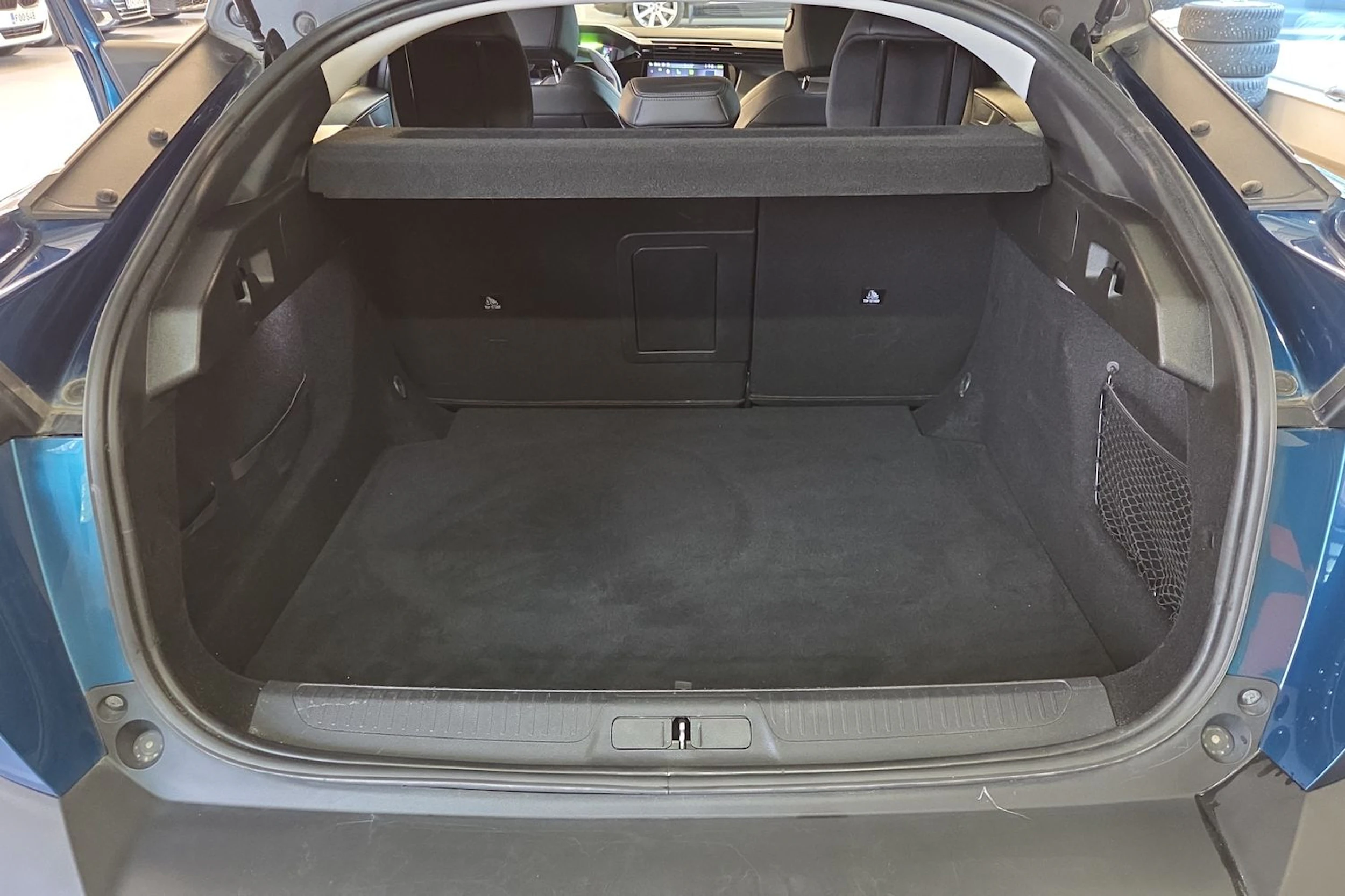 Sininen Peugeot 408 2024 kuva 24.