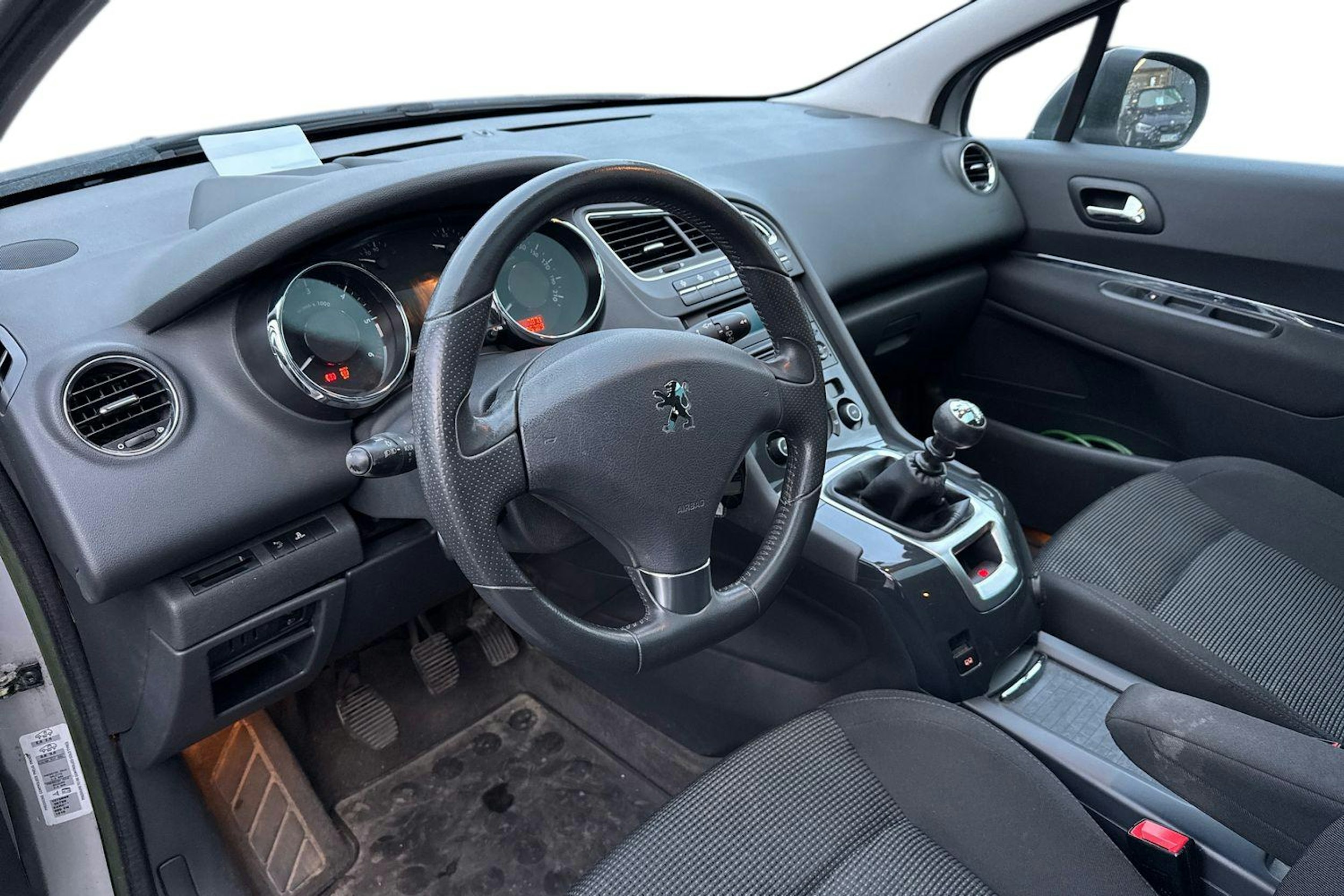 harmaa Peugeot 5008 2012 kuva 3.