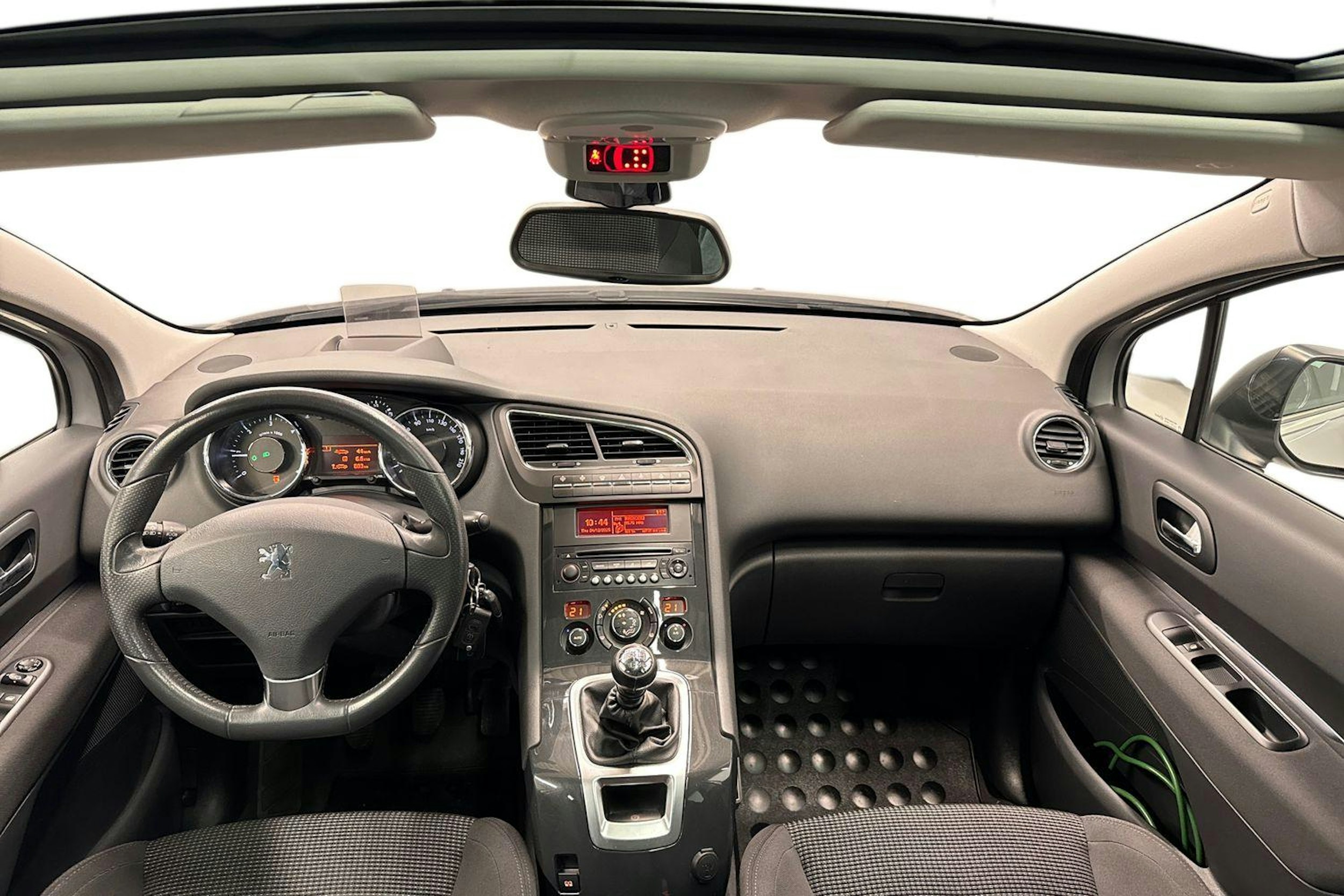 harmaa Peugeot 5008 2012 kuva 9.