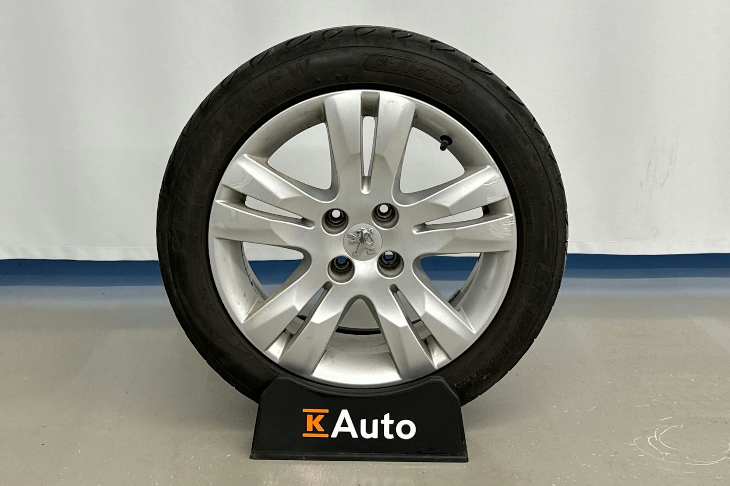 harmaa Peugeot 5008 2012 kuva 15.