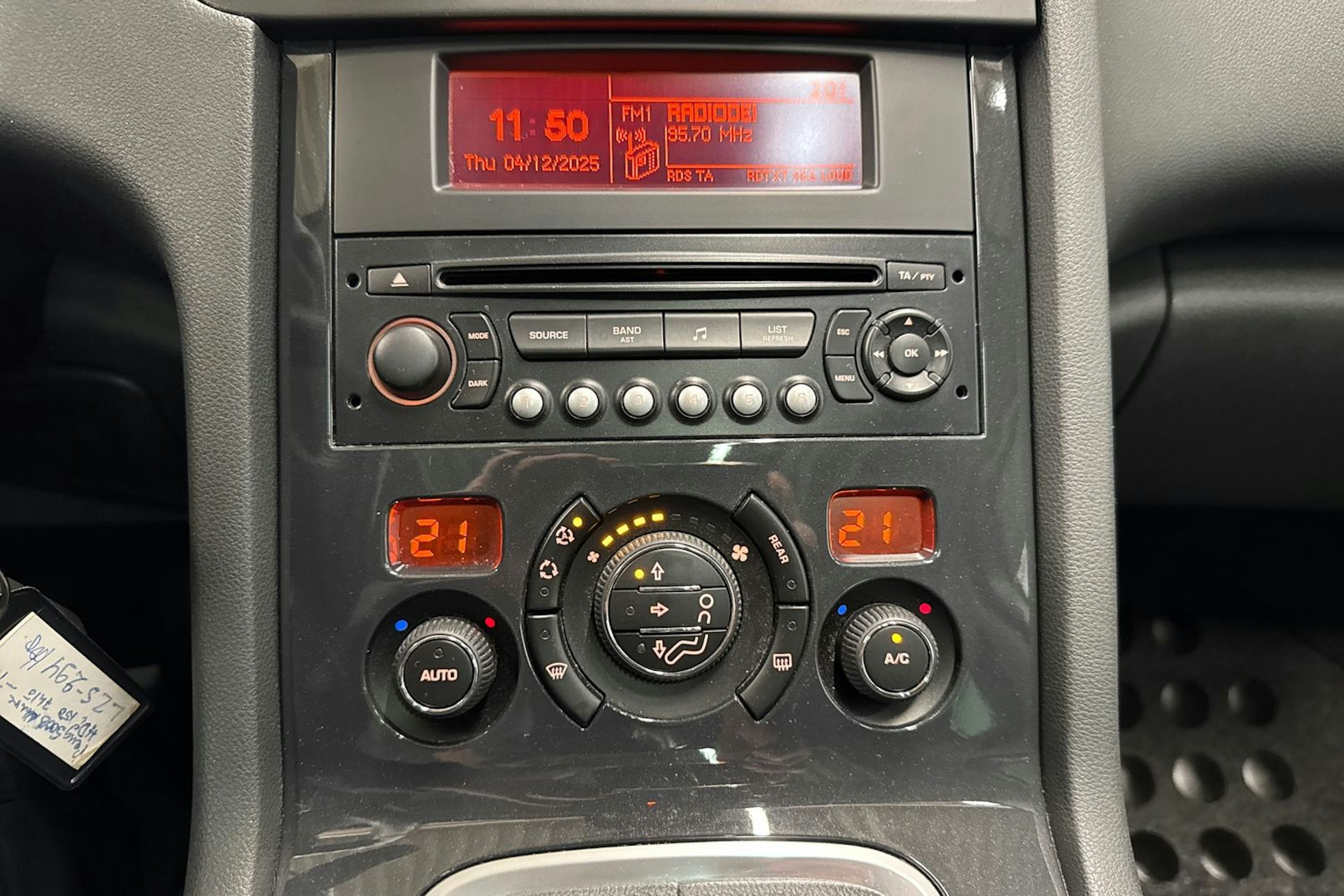 harmaa Peugeot 5008 2012 kuva 24.