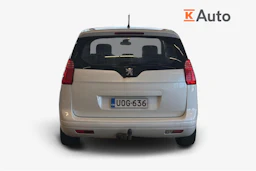Valkoinen Peugeot 5008 2012 kuva 4.