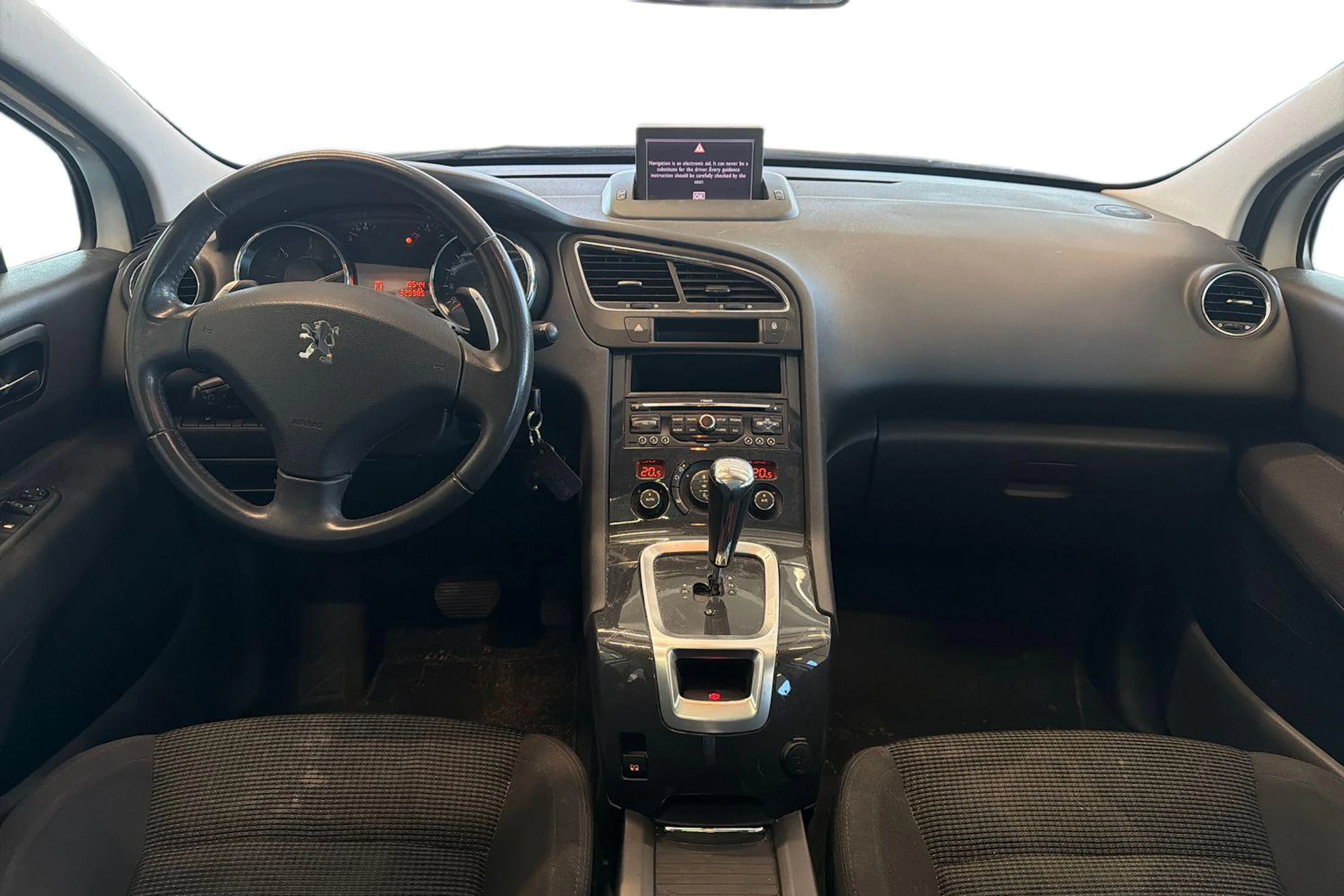 Valkoinen Peugeot 5008 2012 kuva 9.