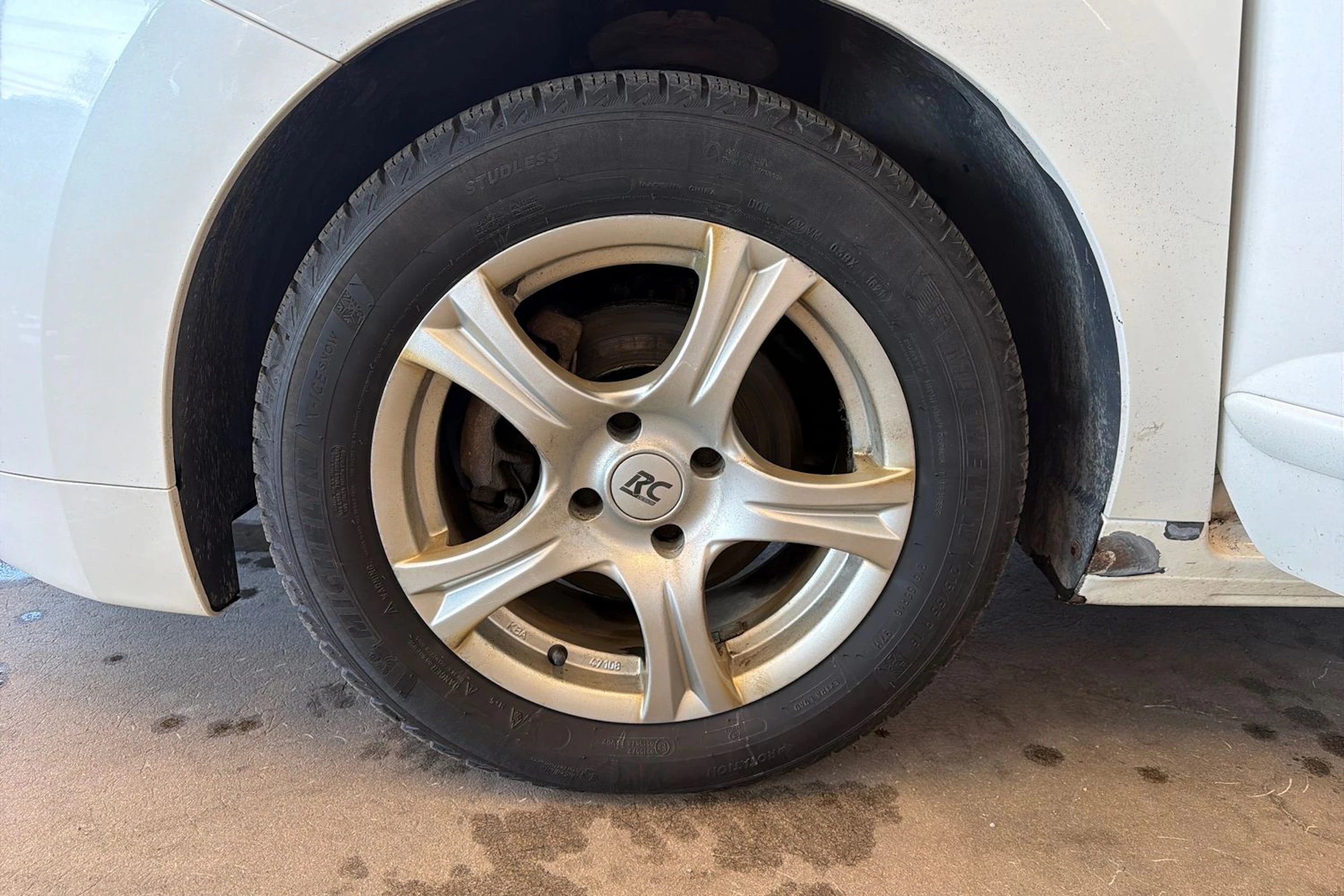 Valkoinen Peugeot 5008 2012 kuva 13.