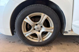 Valkoinen Peugeot 5008 2012 kuva 13.