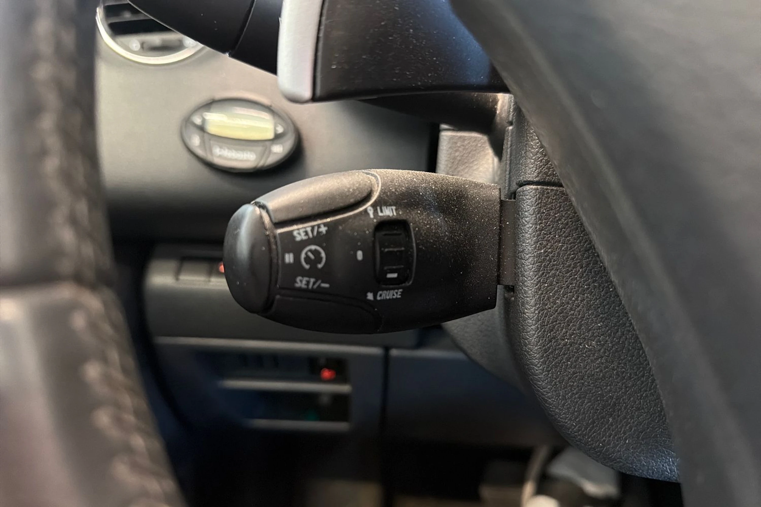 Valkoinen Peugeot 5008 2012 kuva 20.