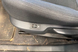 Valkoinen Peugeot 5008 2012 kuva 23.