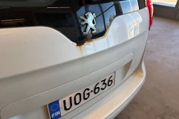 Valkoinen Peugeot 5008 2012 kuva 27.