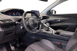 valkoinen Peugeot 5008 2017 kuva 6.