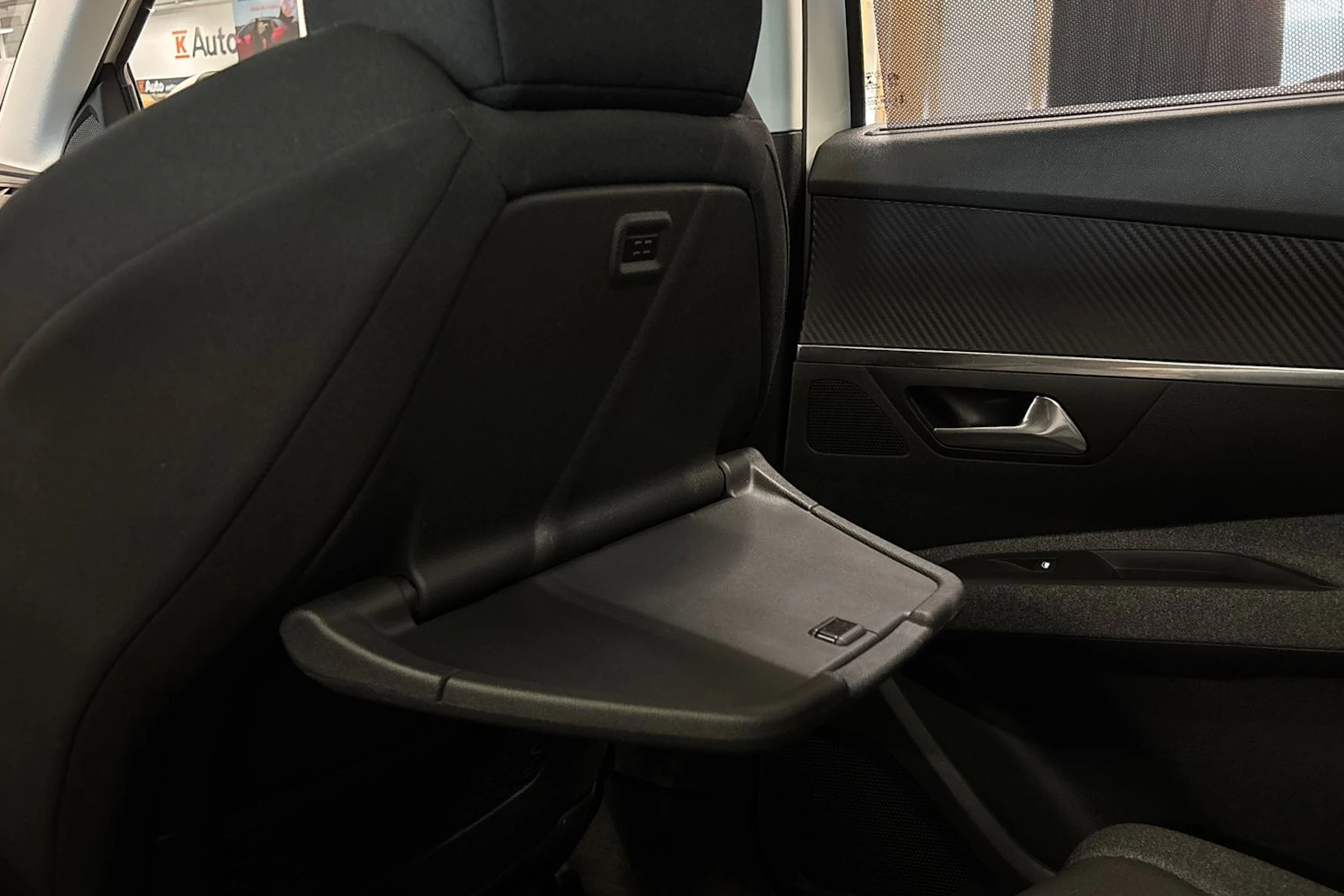 valkoinen Peugeot 5008 2017 kuva 13.