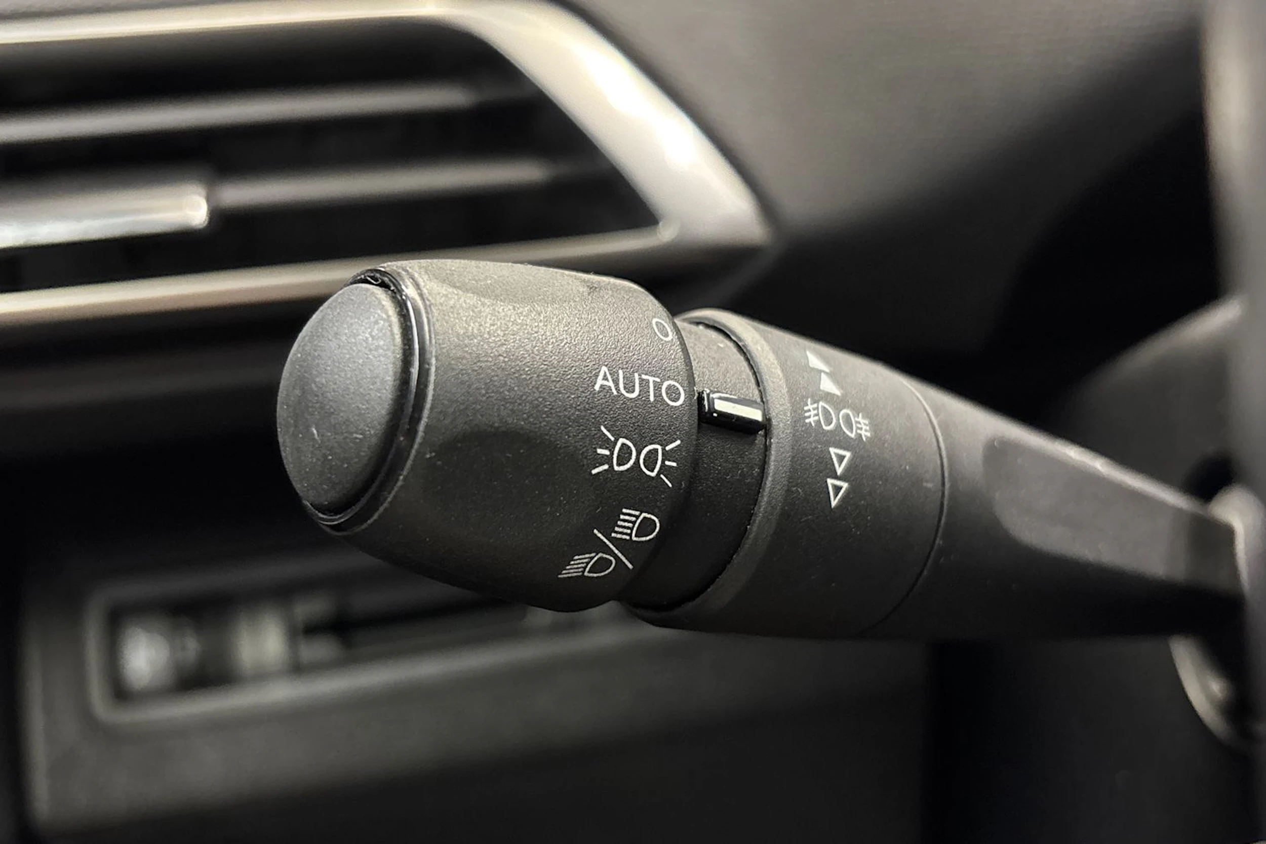 valkoinen Peugeot 5008 2017 kuva 17.