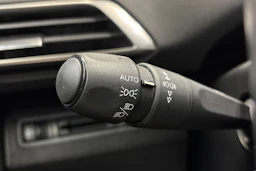 valkoinen Peugeot 5008 2017 kuva 17.