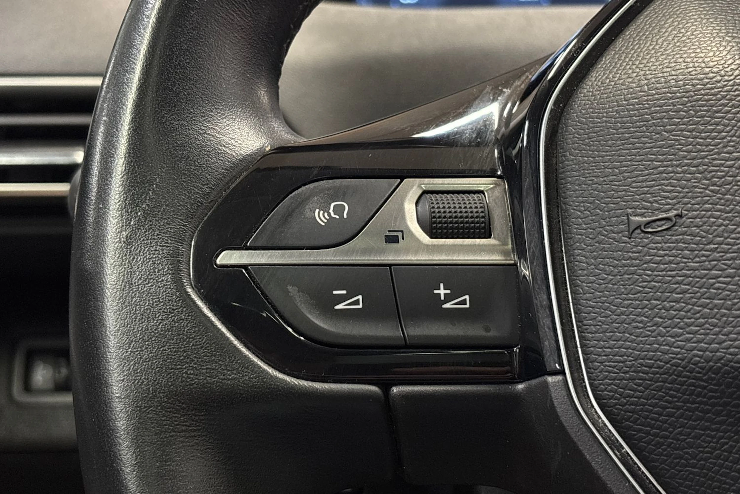 valkoinen Peugeot 5008 2017 kuva 19.