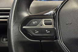valkoinen Peugeot 5008 2017 kuva 19.