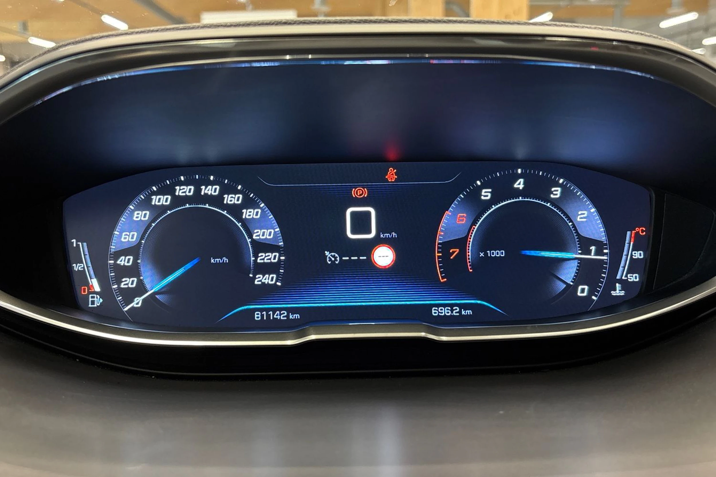 valkoinen Peugeot 5008 2017 kuva 21.