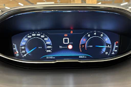 valkoinen Peugeot 5008 2017 kuva 21.