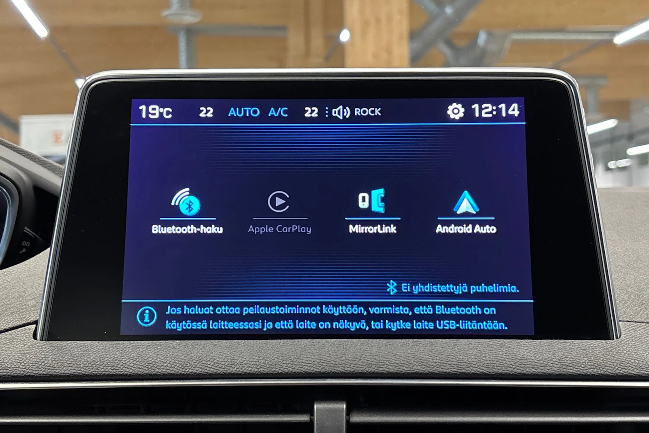 valkoinen Peugeot 5008 2017 kuva 22.