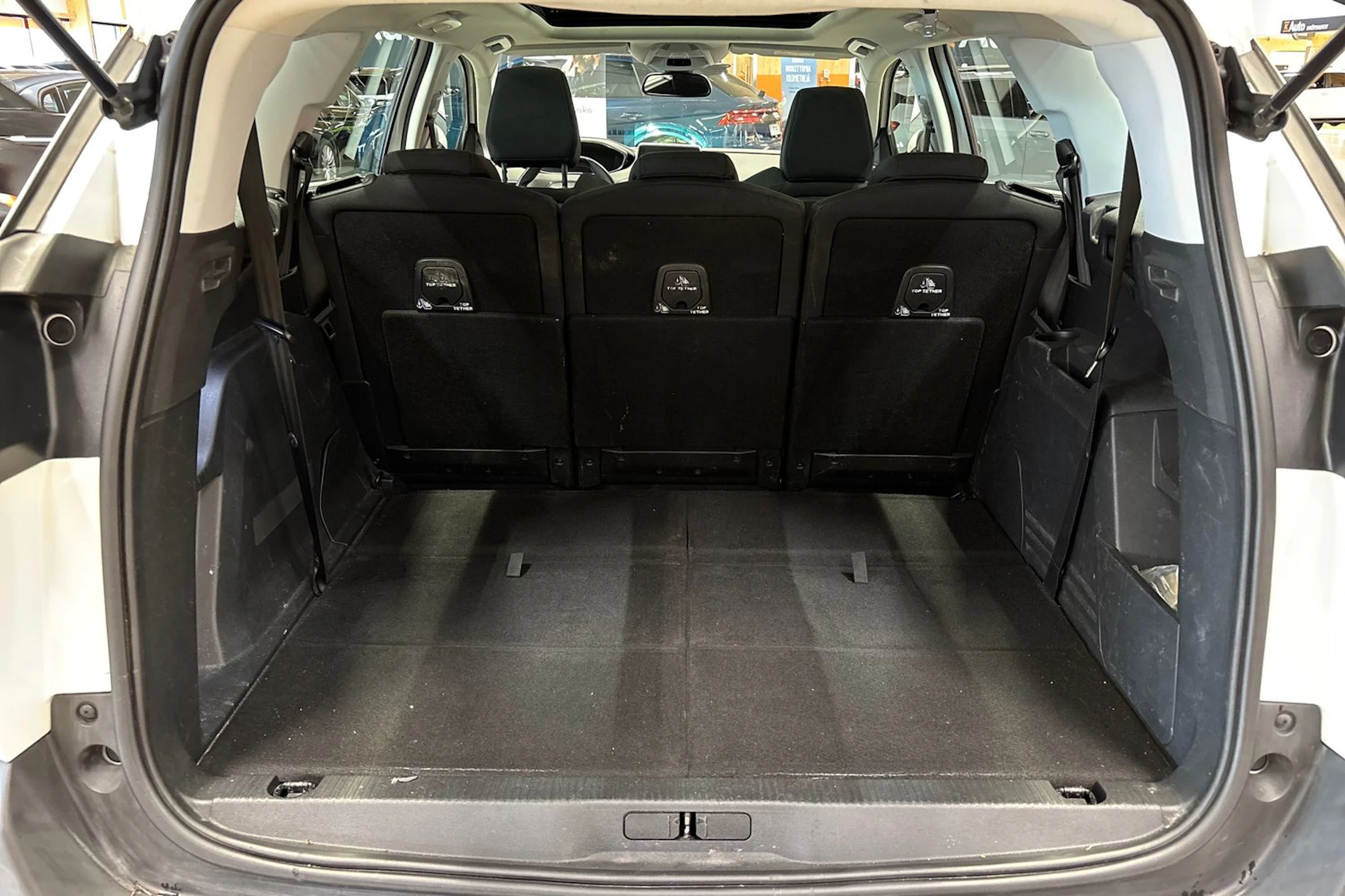 valkoinen Peugeot 5008 2017 kuva 29.