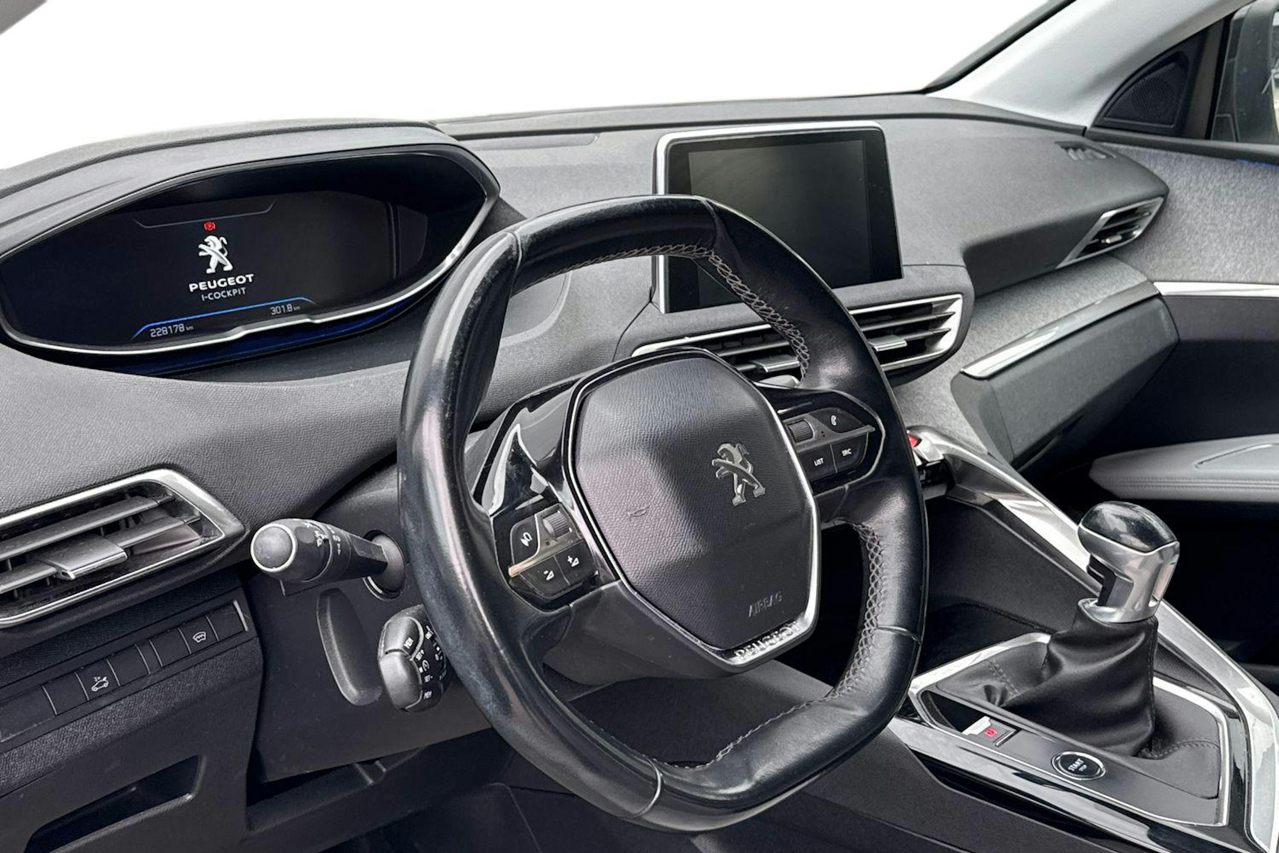 valkoinen Peugeot 5008 2018 kuva 3.