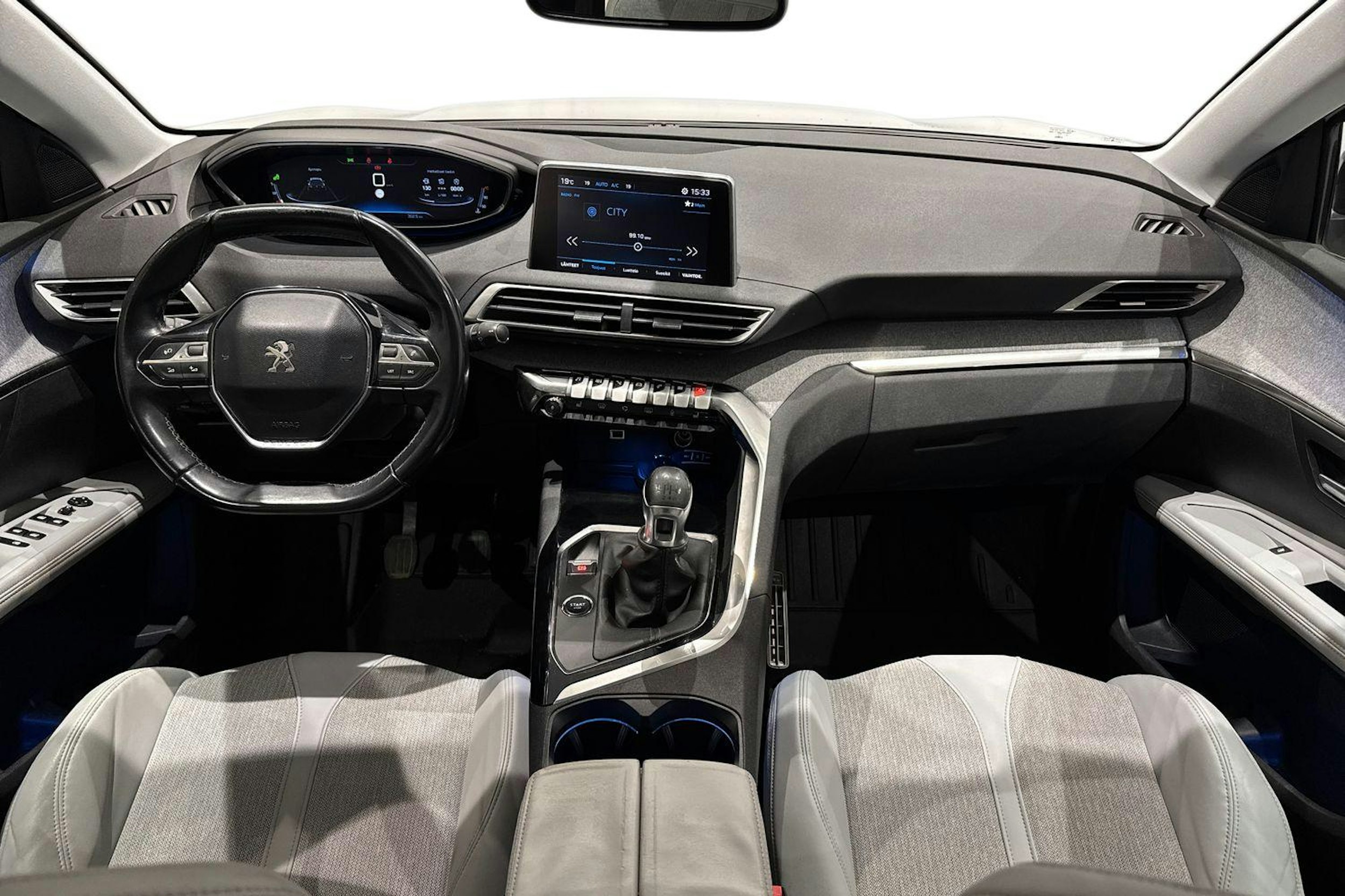 valkoinen Peugeot 5008 2018 kuva 9.