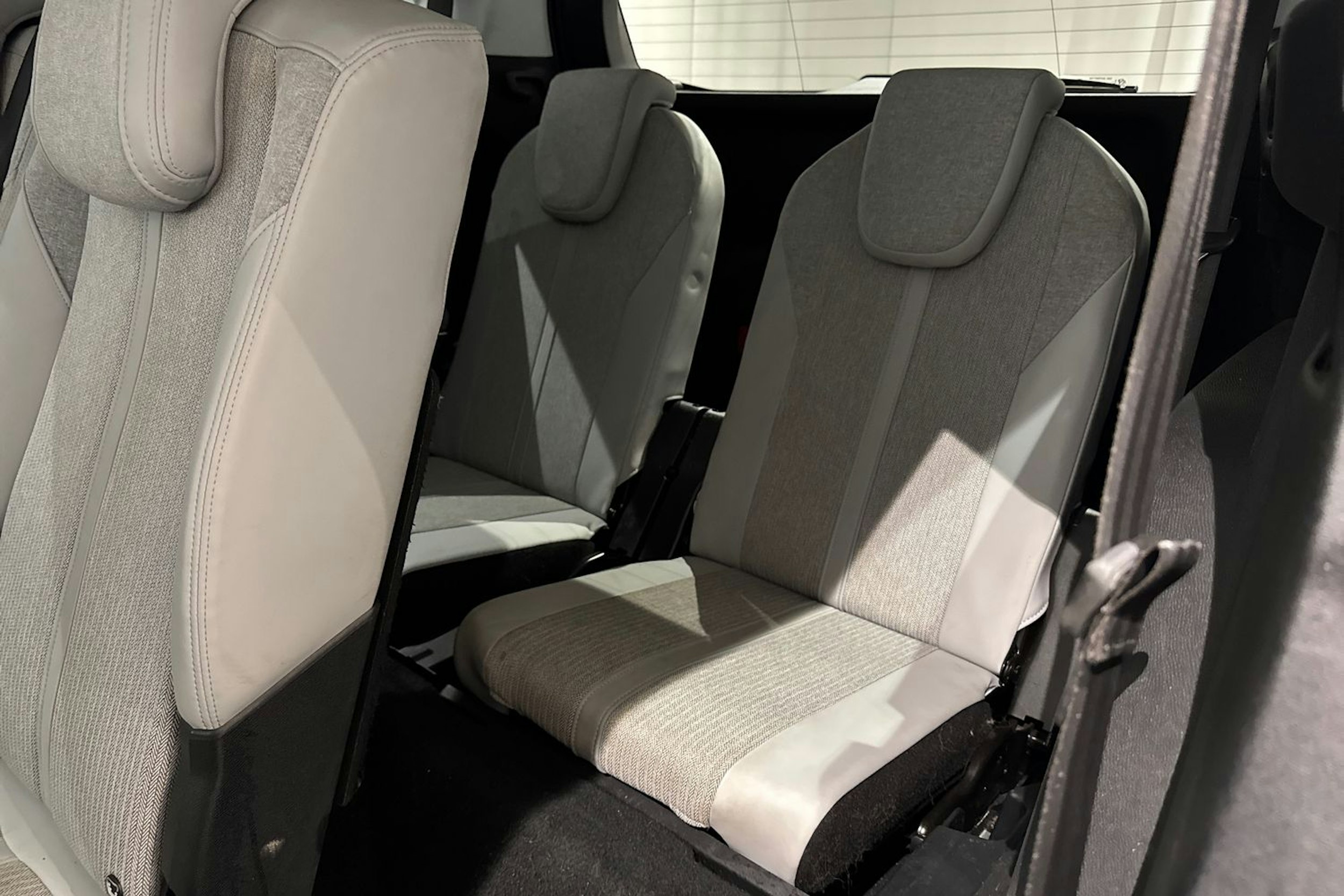 valkoinen Peugeot 5008 2018 kuva 16.