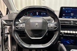 valkoinen Peugeot 5008 2018 kuva 21.