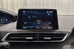 valkoinen Peugeot 5008 2018 kuva 24.