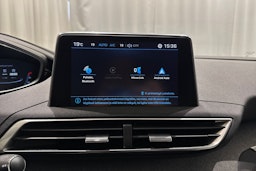 valkoinen Peugeot 5008 2018 kuva 26.