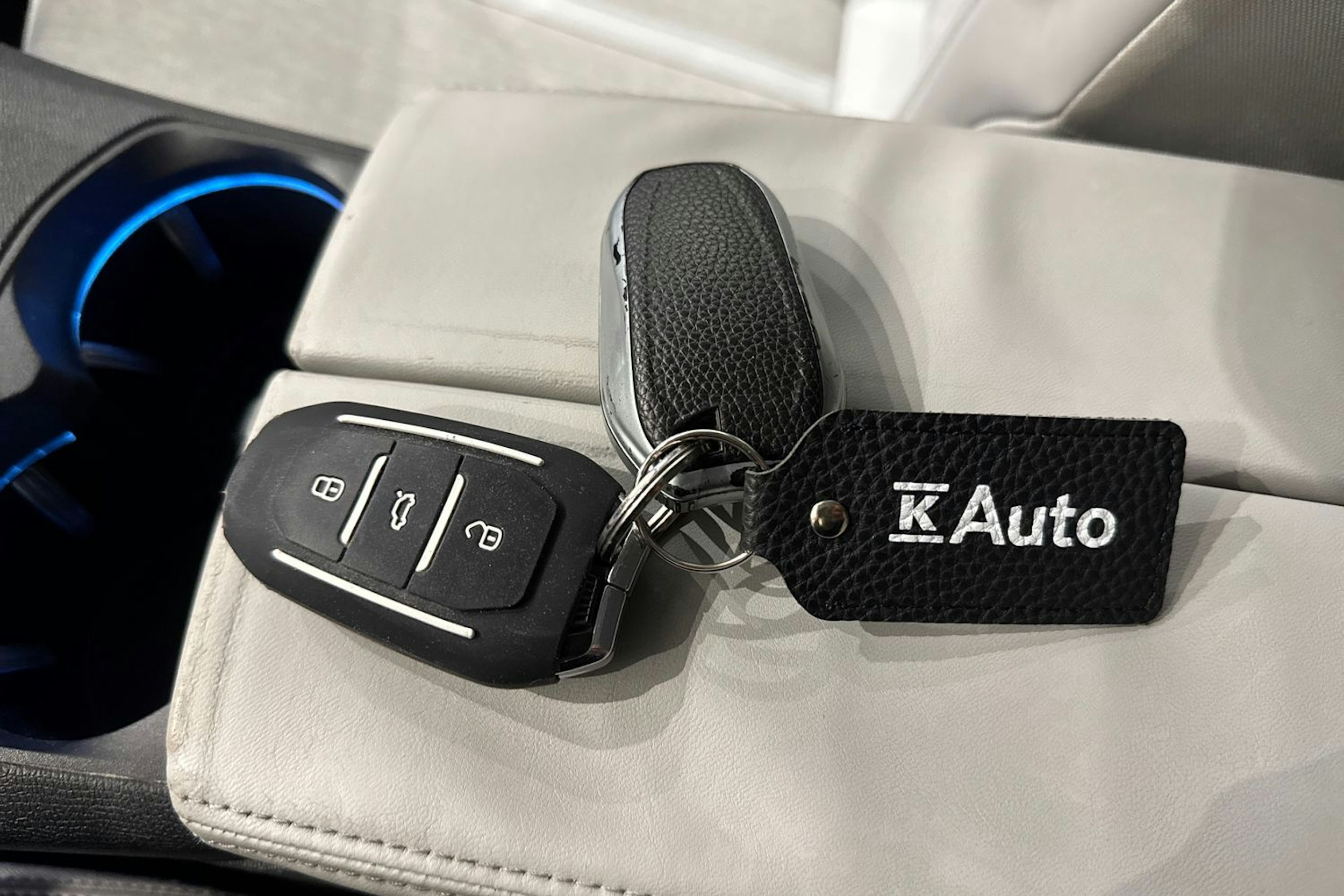 valkoinen Peugeot 5008 2018 kuva 29.