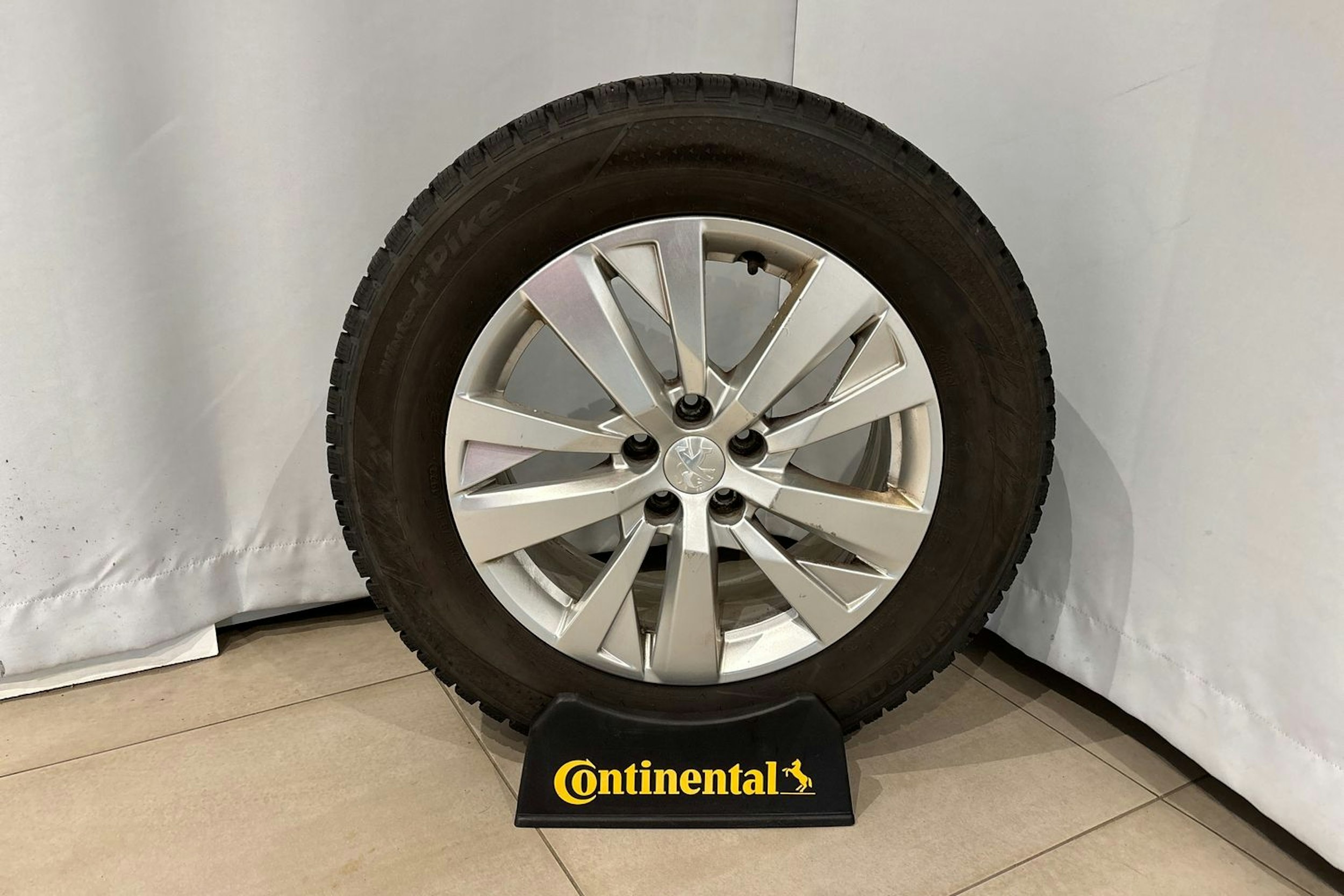 sininen Peugeot 5008 2018 kuva 14.