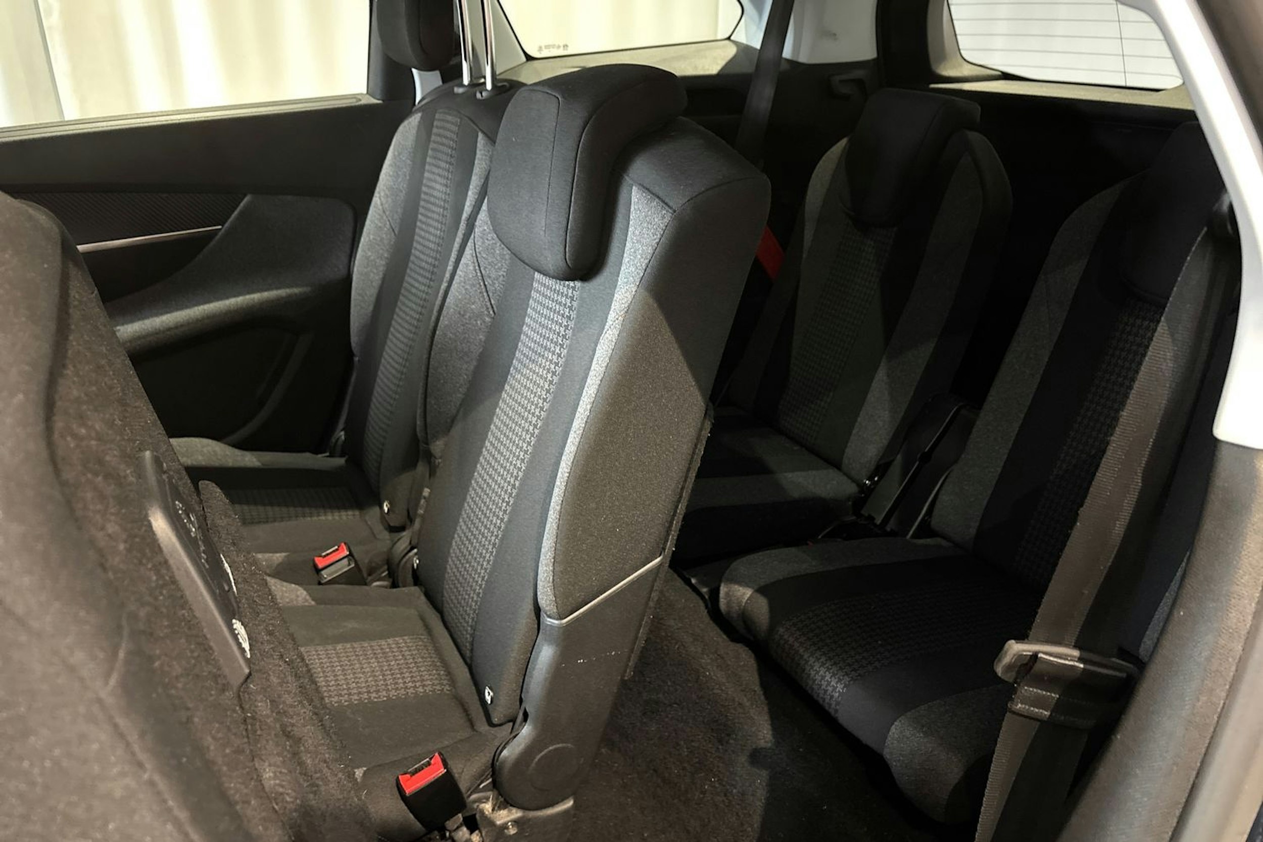 sininen Peugeot 5008 2018 kuva 19.