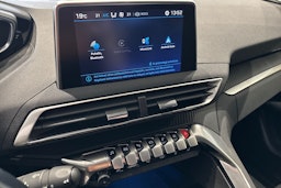 sininen Peugeot 5008 2018 kuva 22.