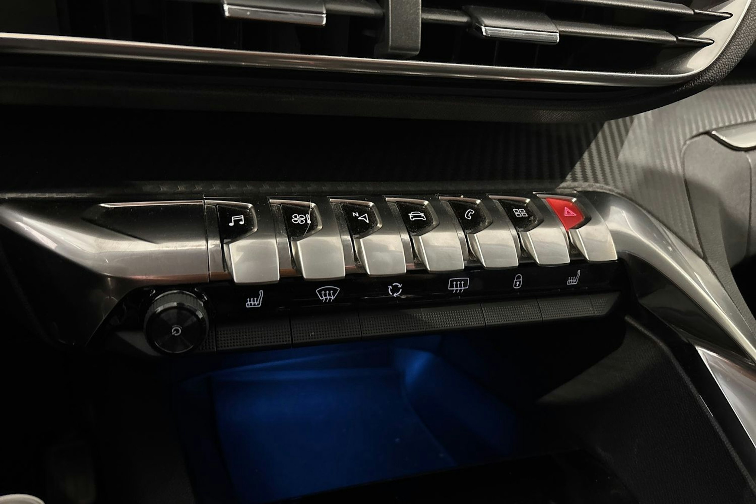 sininen Peugeot 5008 2018 kuva 28.