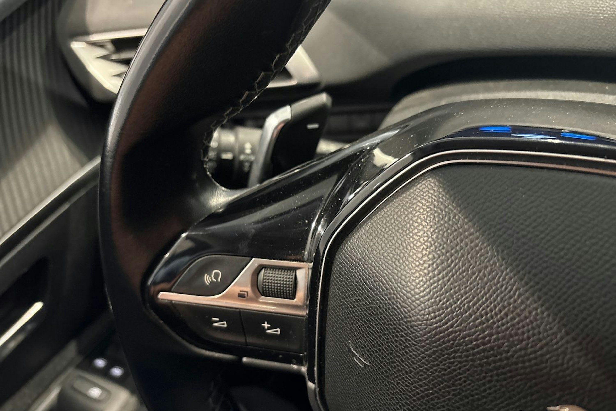 sininen Peugeot 5008 2018 kuva 30.