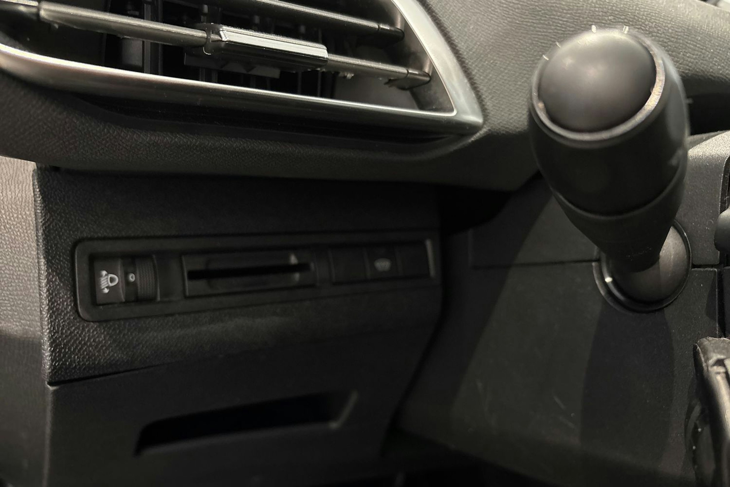 sininen Peugeot 5008 2018 kuva 32.