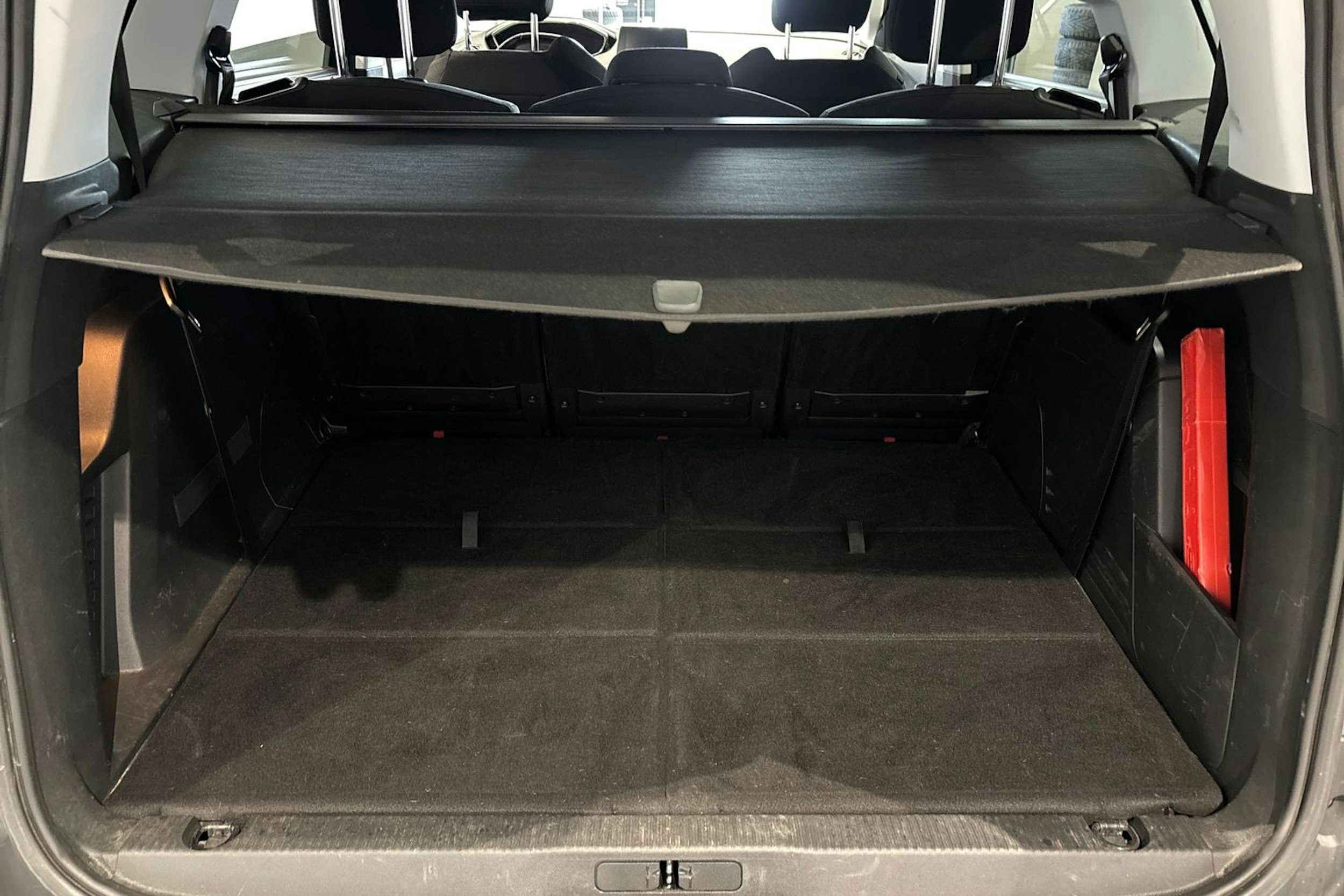 sininen Peugeot 5008 2018 kuva 34.