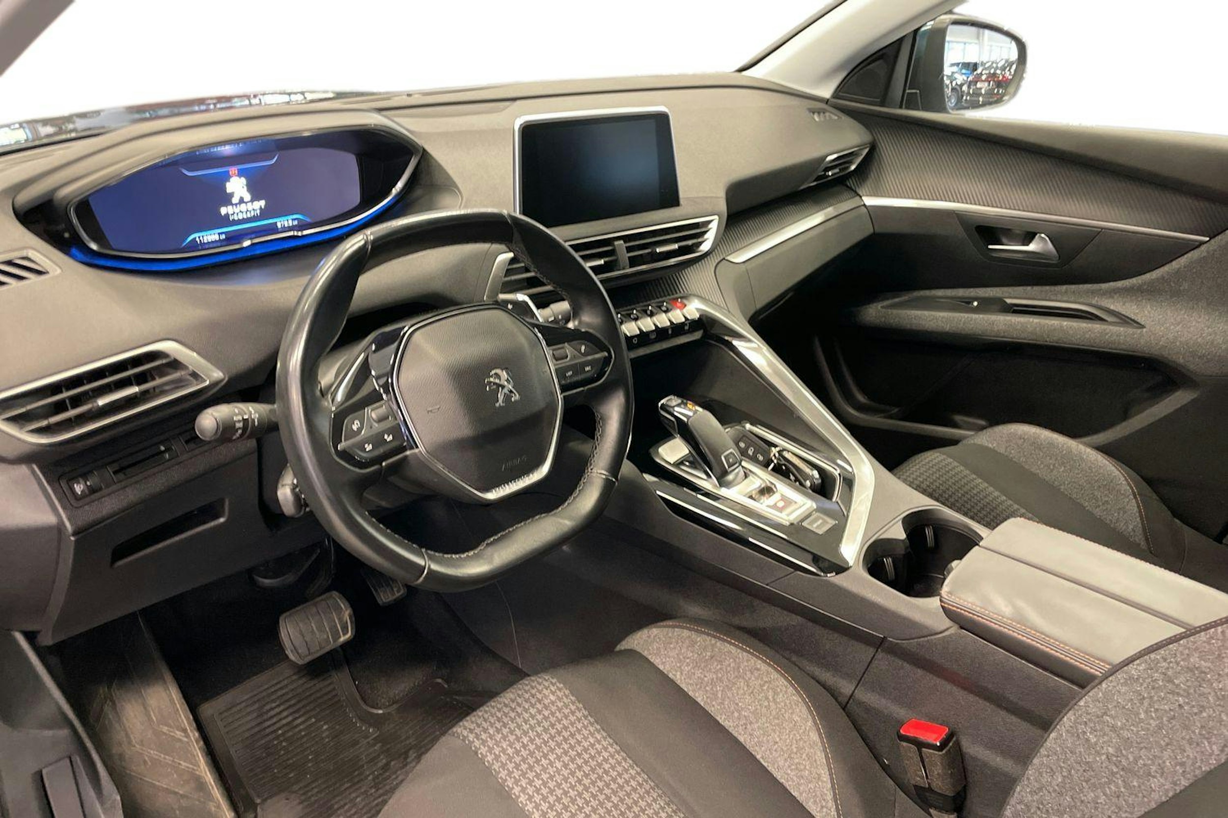 Harmaa Peugeot 5008 2018 kuva 7.