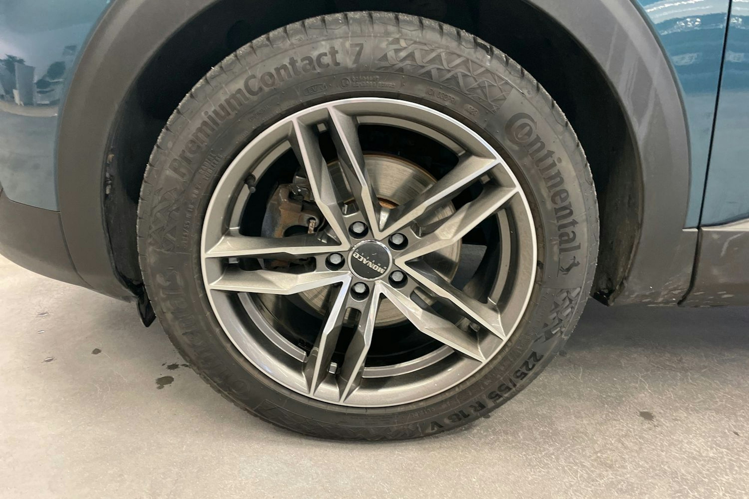 Harmaa Peugeot 5008 2018 kuva 11.