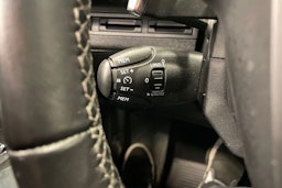 Harmaa Peugeot 5008 2018 kuva 14.