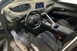 Musta Peugeot 5008 2018 kuva 3.