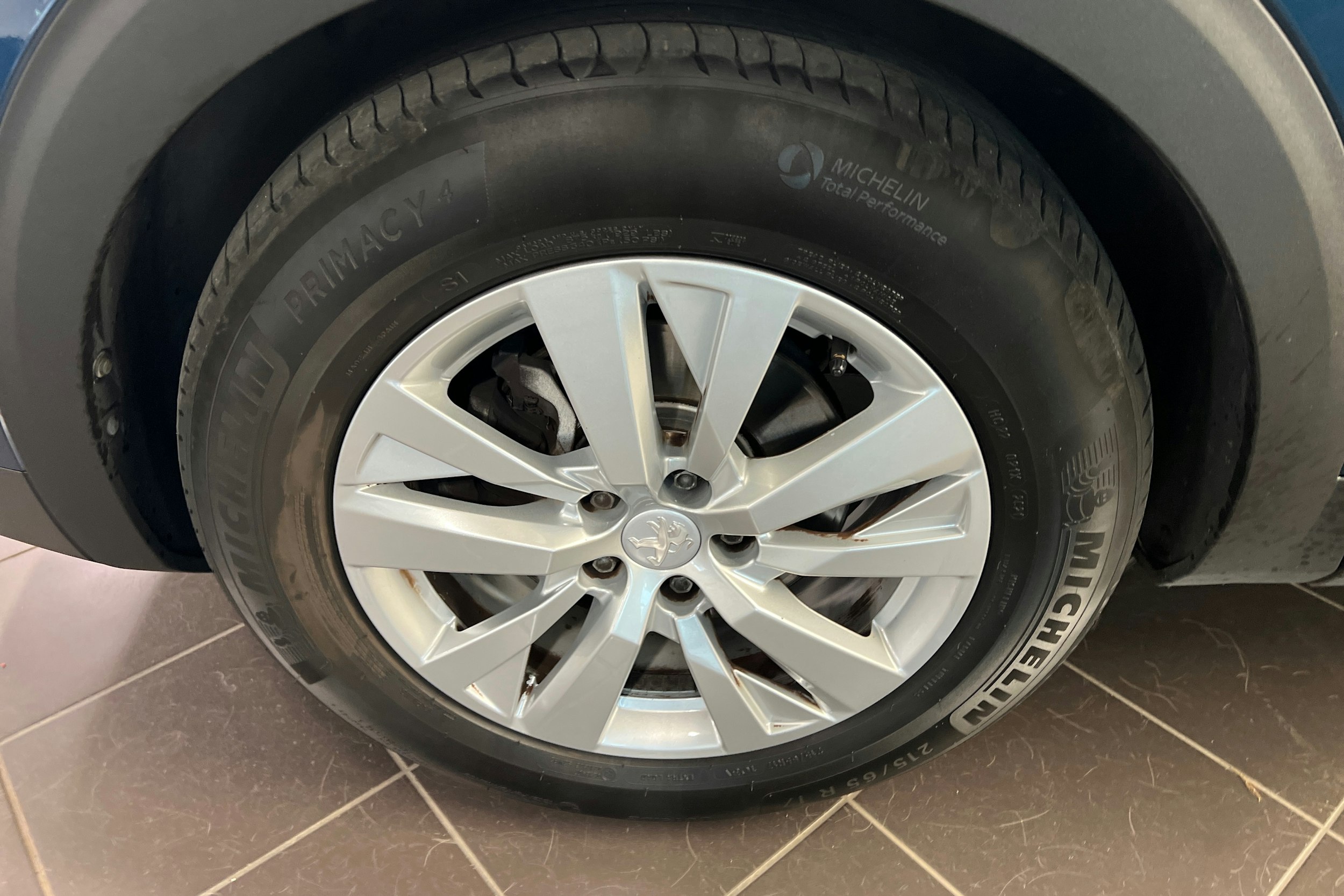 sininen Peugeot 5008 2021 kuva 11.
